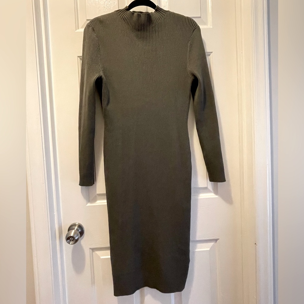Fitted rubbed sweater dress